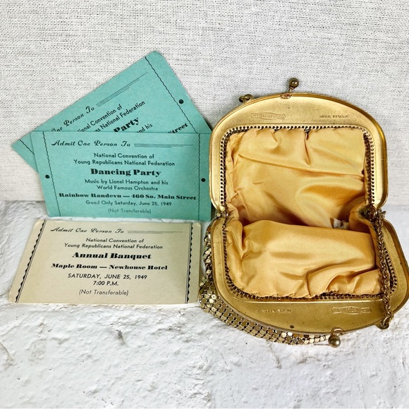 VINTAGE WHITING & DAVIS gold tone chain mail mesh purse with metal chain - Picture 5 of 6